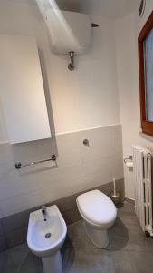 Koupelna v ubytování Peonia - Le Grotte Rooms And Apartments + 12 fotografií