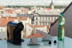 Príslušenstvo na prípravu kávy alebo čaju v ubytovaní Metropol Design Hotel Old Town