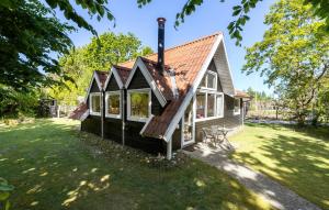 Κήπος έξω από το 3 Bedroom Beautiful Home In Glesborg