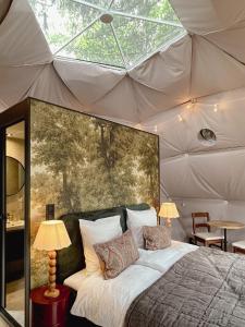 Postel nebo postele na pokoji v ubytování High Moor Glamping