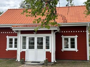 Hoone, kus hommikusöögiga majutusasutus asub