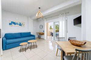 TV a/nebo společenská místnost v ubytování Sun Beach Apartments