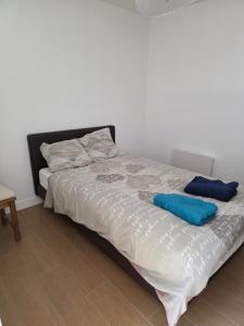 Φωτογραφία από το άλμπουμ του Appartement entier de 67 mettres carrés σε Aix-en-Othe +4 φωτογραφίες