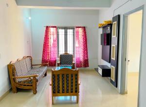 Ruang duduk di 3BHK Opulent Oasis 205