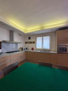 Η κουζίνα ή μικρή κουζίνα στο Villa Casarossa