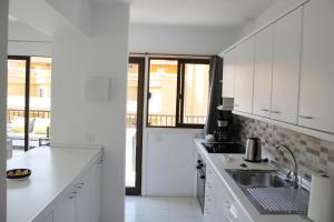 Kuchyňa alebo kuchynka v ubytovaní 3 bedroom penthouse