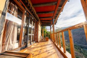 Wangdue Ecolodge的阳台或露台