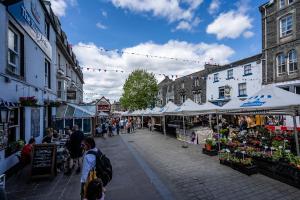 Nabolaget omkring lejligheden eller i nærheden