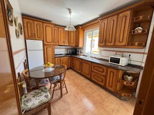 A kitchen or kitchenette at Casa Isabel