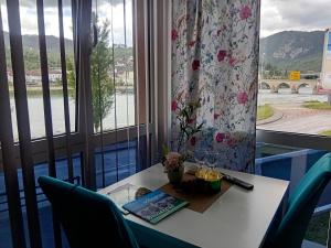 Nespecifikovaný výhled na hory nebo výhled na hory při pohledu z apartmánu
