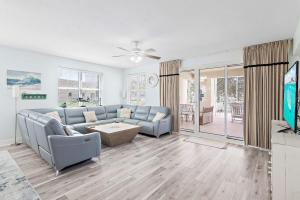 Ruang duduk di Ariel Dunes II 101