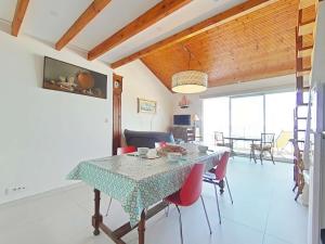 Μια τηλεόραση ή/και κέντρο ψυχαγωγίας στο Studio duplex 4 pers avec balcon, parking et accès direct plage - Noirmoutier-en-l'Île - FR-1-224B-527