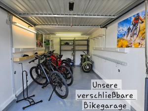 Jízda na kole v ubytování Alpineas nebo okolí