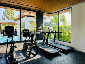 Pusat kecergasan dan/atau kemudahan kecergasan di Mouana Breeze Maikhao VIP 4-bedroom Pool Villa 9915