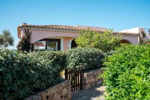 En have udenfor Villa Pogelia by Klodge + 56 billeder