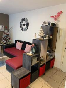 Posezení v ubytování L Édelweiss et sa piscine