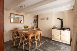 Köök või kööginurk majutusasutuses Honeysuckle Cottage