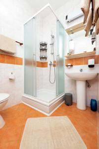 Koupelna v ubytování Apartments Erik B&B Adults only