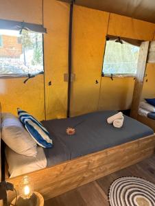 Postel nebo postele na pokoji v ubytování Metaxaki Glamping