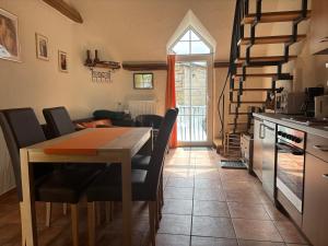 Kuchyň nebo kuchyňský kout v ubytování Ferienwohnung Zur Scheune + 28 fotografií