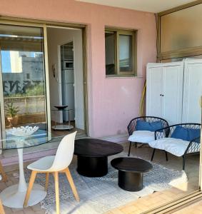 Posezení v ubytování JUAN - PLAGES - PARKING Privé - TERRASSE VUE MER
