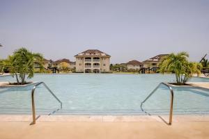 Bazén v ubytování Ocho Rios Ocean Escape nebo v jeho okolí