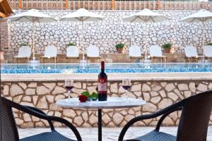 Bazén v ubytovaní Villa Vita Holidays alebo v jeho blízkosti