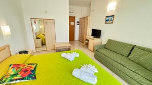 Μια τηλεόραση ή/και κέντρο ψυχαγωγίας στο Ibisco Hotel