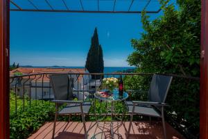 Balkón nebo terasa v ubytování Guest House Međine