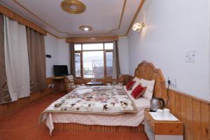 Gallery image of The Applewood Villa in Manali Romantic Stay in Manāli
