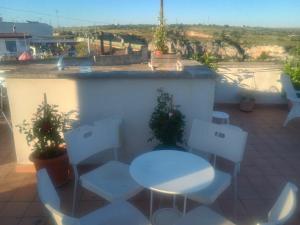 A balcony or terrace at Terrazza Sui Sassi