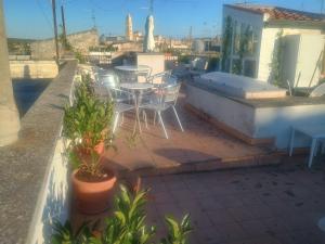 A balcony or terrace at Terrazza Sui Sassi