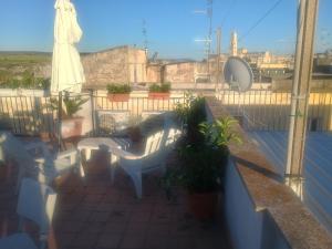 A balcony or terrace at Terrazza Sui Sassi