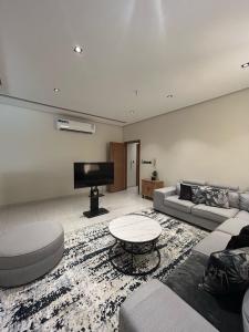 Χώρος καθιστικού στο شقة مميزة بـ3 غرف نوم وصالة موقع مميز