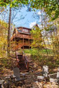 Κήπος έξω από το Creekwood Chalet - Hocking Hills with Hot Tub and Near Hiking