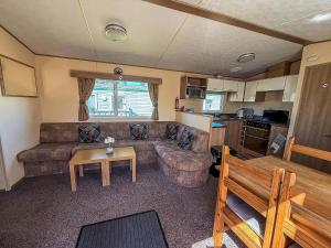 Imagem da galeria de Lovely 6 Berth Caravan With Decking Nearby Scratby Beach Ref 50017B em Great Yarmouth mais 11 fotografias