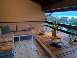 Rõdu või terrass majutusasutuses Horizon Lake view, Predore