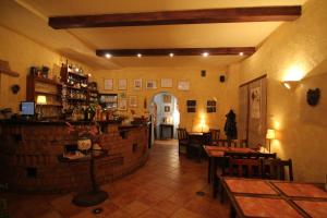 Lounge alebo bar v ubytovaní Pensjonat Przy Błoniach