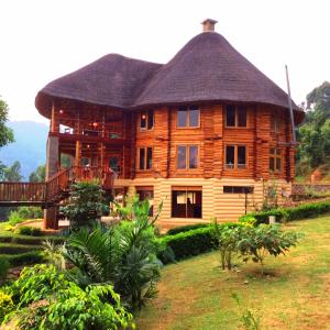 Sodas prie apgyvendinimo įstaigos Trackers Safari Lodge Bwindi
