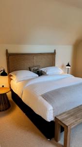 A bed or beds in a room at The Stables Kildare - adults only Még 32 kép