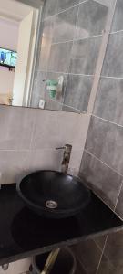 Bilik mandi di Dar Lebharr Studio
