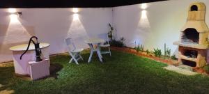 Taman di luar Dar Lebharr Studio