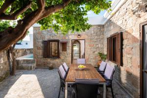Patio nebo venkovní prostory v ubytování Villa Claudia in Lardos