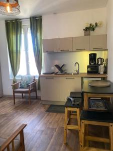 Gallery image of Les chambres du Phare - 3 chambres in Le Port-des-Barques
