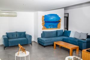 Gallery image of Villa Luna Private Heated Hydro Pool BBQ Beach 4min in Agia Marina Mikrolimanou