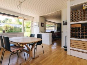 Η κουζίνα ή μικρή κουζίνα στο 5 person holiday home in Kerteminde +30 φωτογραφίες