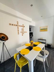 Fotografie z fotogalerie ubytování Pétille en champagne - 1 chambre - Terrasse v destinaci Épernay + 7 fotografií