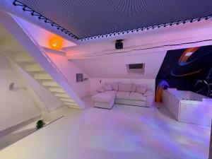 Postel nebo postele na pokoji v ubytování Capsule - Lumina + 59 fotografií