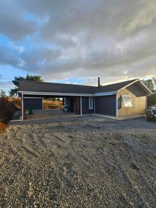 Το κτήριο όπου στεγάζεται  η παραθεριστική κατοικία