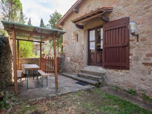 The building in which the holiday home is located